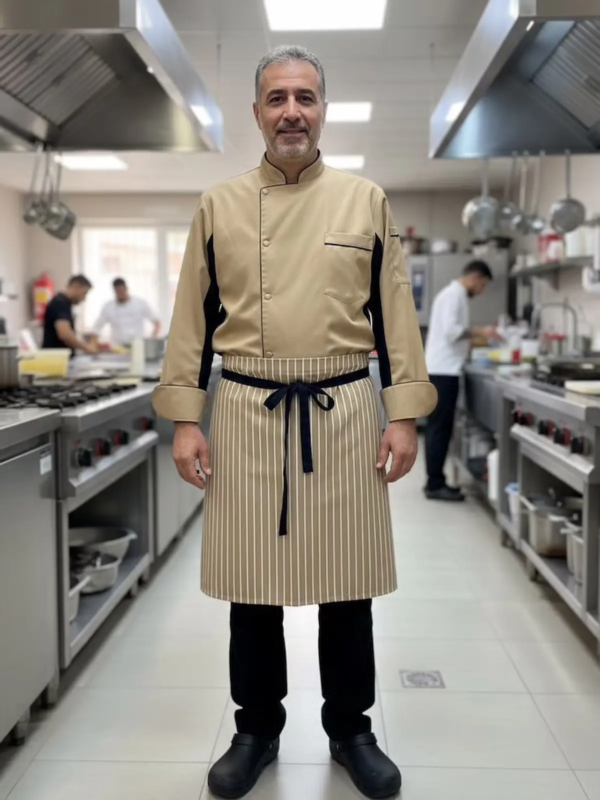 Professional chef jacket featuring an elegant two-tone design and DRY TOUCH technical fabric on the sides and back.